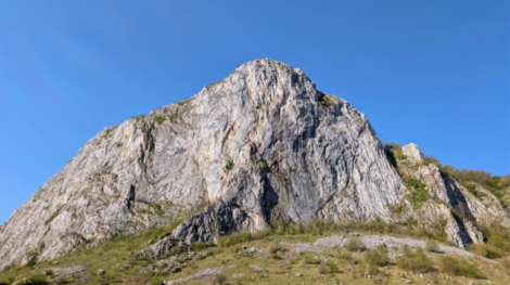 the right slope of the Valaisara gorges (2)